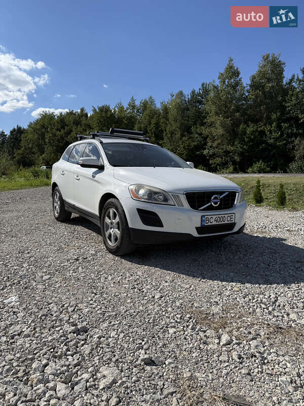 Внедорожник / Кроссовер Volvo XC60 2011 в 