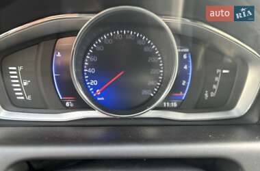 Внедорожник / Кроссовер Volvo XC60 2015 в 