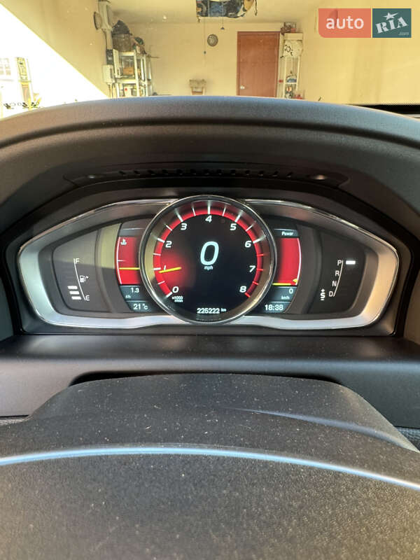 Внедорожник / Кроссовер Volvo XC60 2014 в Киеве