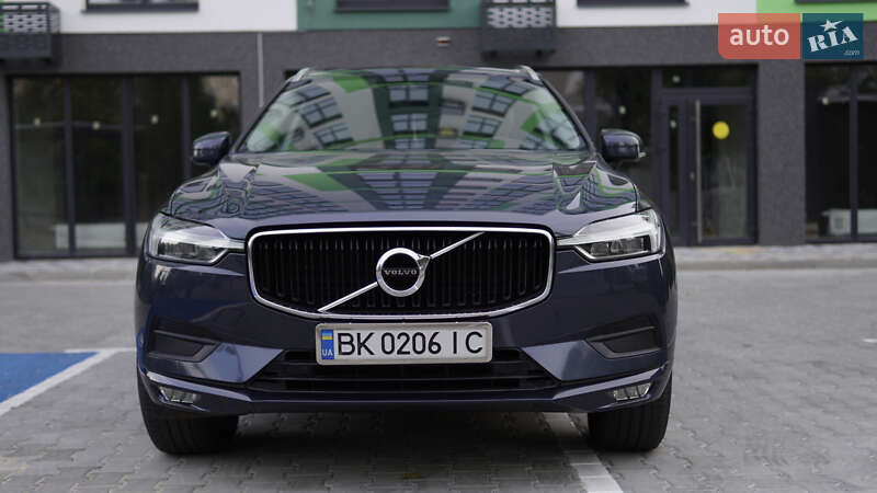 Внедорожник / Кроссовер Volvo XC60 2017 в 