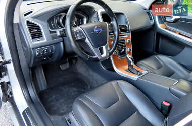 Внедорожник / Кроссовер Volvo XC60 2017 в 
