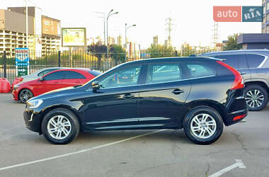 Внедорожник / Кроссовер Volvo XC60 2016 в 