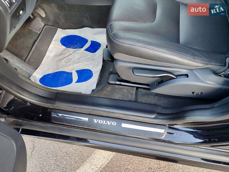 Внедорожник / Кроссовер Volvo XC60 2016 в Киеве