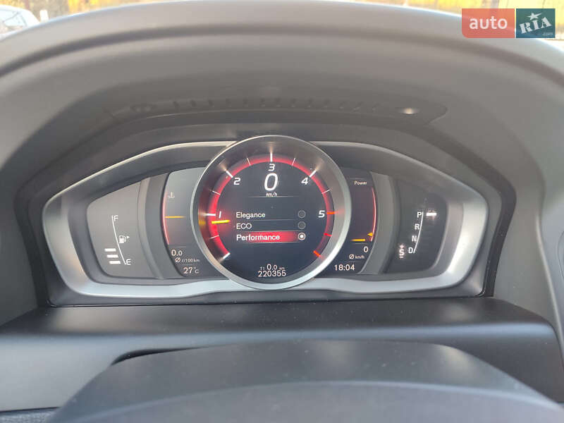 Внедорожник / Кроссовер Volvo XC60 2016 в Киеве