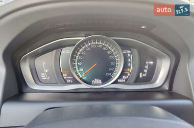 Внедорожник / Кроссовер Volvo XC60 2016 в 