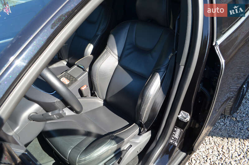 Внедорожник / Кроссовер Volvo XC60 2017 в Киеве