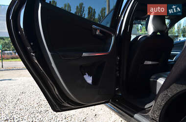 Внедорожник / Кроссовер Volvo XC60 2017 в 