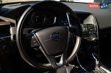 Внедорожник / Кроссовер Volvo XC60 2017 в 