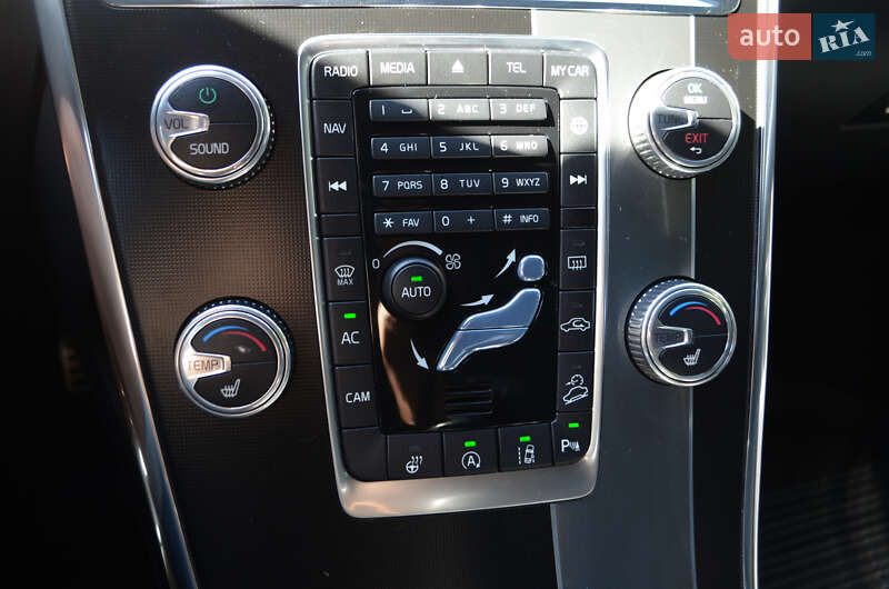 Внедорожник / Кроссовер Volvo XC60 2017 в Киеве