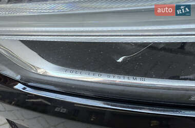 Внедорожник / Кроссовер Volvo XC60 2021 в 