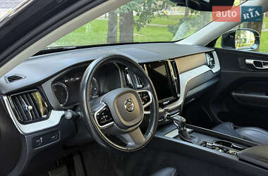 Внедорожник / Кроссовер Volvo XC60 2021 в 
