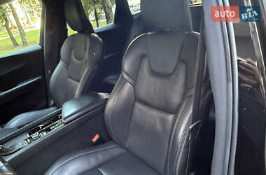 Внедорожник / Кроссовер Volvo XC60 2021 в 