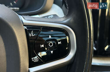 Внедорожник / Кроссовер Volvo XC60 2021 в 