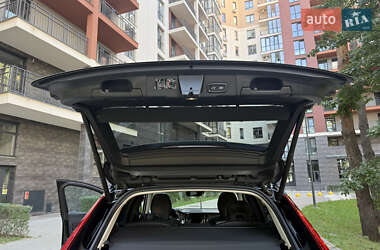 Внедорожник / Кроссовер Volvo XC60 2021 в 