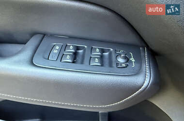 Внедорожник / Кроссовер Volvo XC60 2021 в 