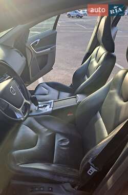 Внедорожник / Кроссовер Volvo XC60 2010 в 