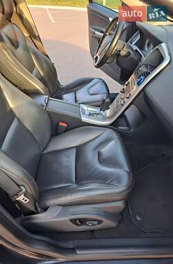 Внедорожник / Кроссовер Volvo XC60 2010 в 