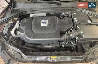 Внедорожник / Кроссовер Volvo XC60 2012 в 