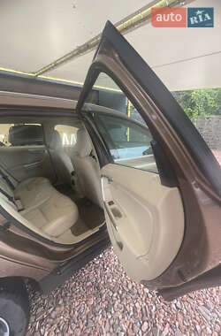 Внедорожник / Кроссовер Volvo XC60 2012 в 