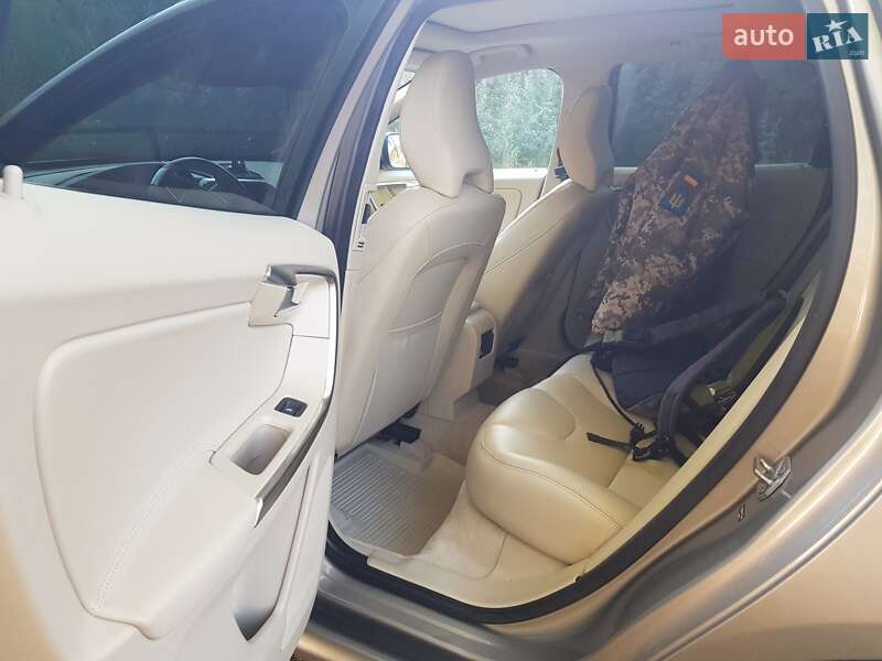 Позашляховик / Кросовер Volvo XC60 2015 в Хорошеві фото 6 Позашляховик / Кросовер Volvo XC60 2015 в Хорошеві