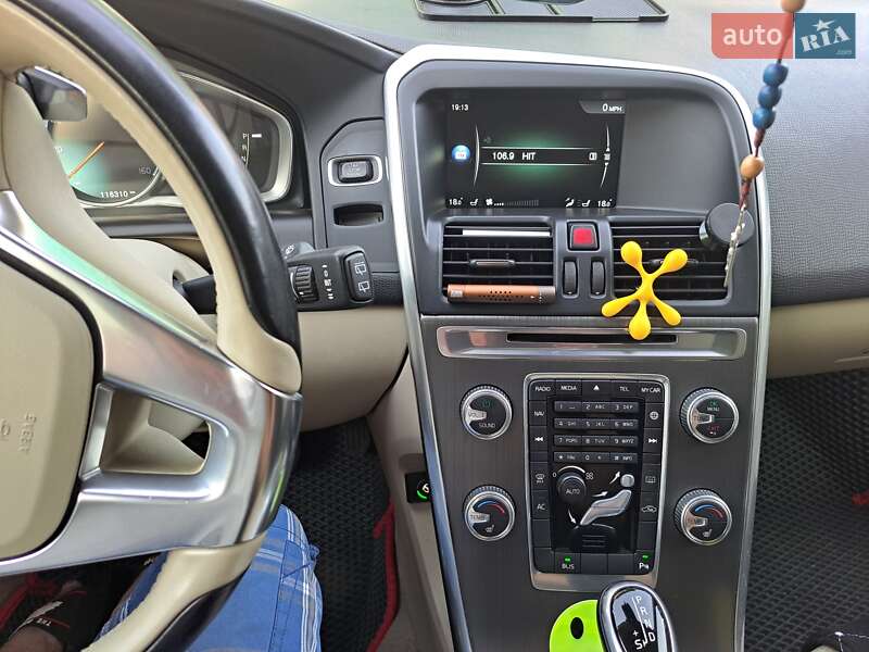 Позашляховик / Кросовер Volvo XC60 2015 в Хорошеві фото 11 Позашляховик / Кросовер Volvo XC60 2015 в Хорошеві