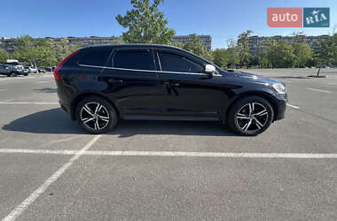 Внедорожник / Кроссовер Volvo XC60 2017 в 