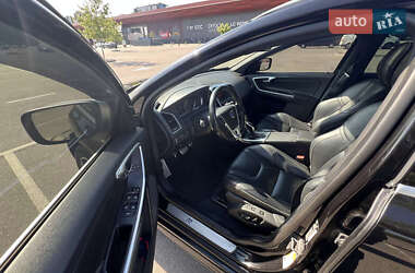 Внедорожник / Кроссовер Volvo XC60 2017 в 