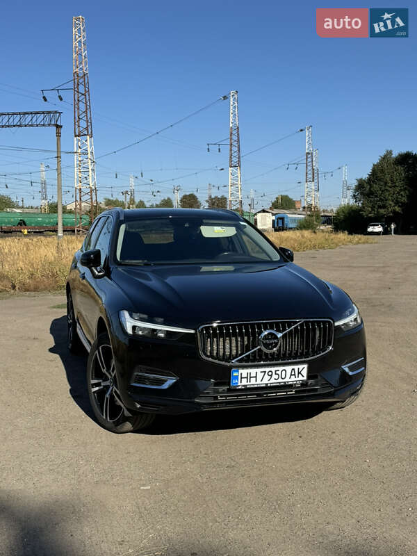 Внедорожник / Кроссовер Volvo XC60 2021 в Подольске