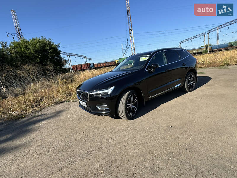Внедорожник / Кроссовер Volvo XC60 2021 в Подольске