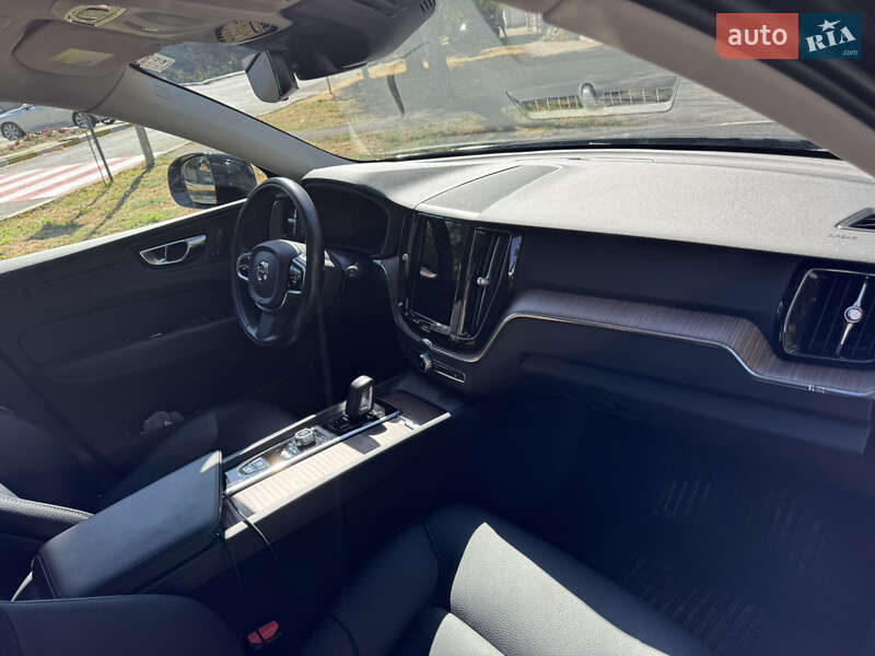 Внедорожник / Кроссовер Volvo XC60 2021 в Подольске