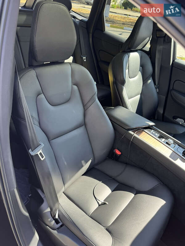 Внедорожник / Кроссовер Volvo XC60 2021 в Подольске