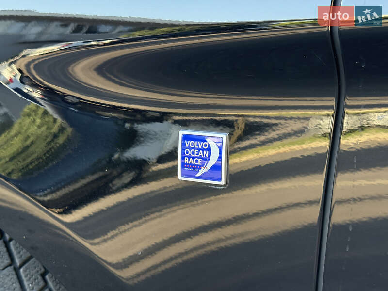 Внедорожник / Кроссовер Volvo XC60 2015 в Ровно