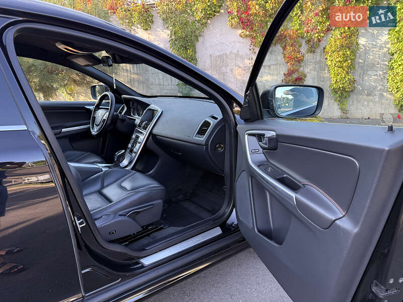 Внедорожник / Кроссовер Volvo XC60 2015 в Ровно