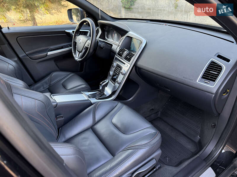 Внедорожник / Кроссовер Volvo XC60 2015 в Ровно