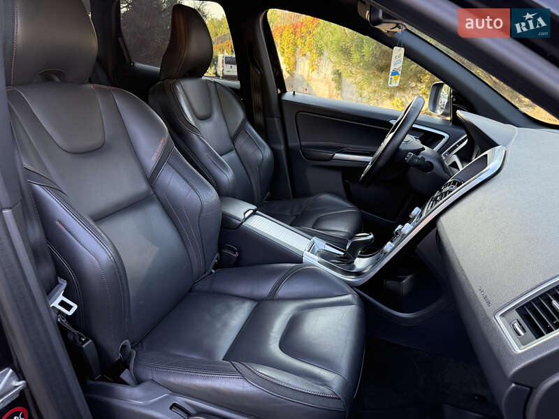 Внедорожник / Кроссовер Volvo XC60 2015 в Ровно