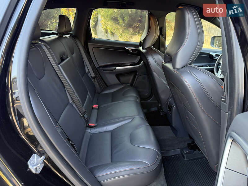 Внедорожник / Кроссовер Volvo XC60 2015 в Ровно