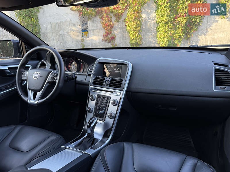 Внедорожник / Кроссовер Volvo XC60 2015 в Ровно