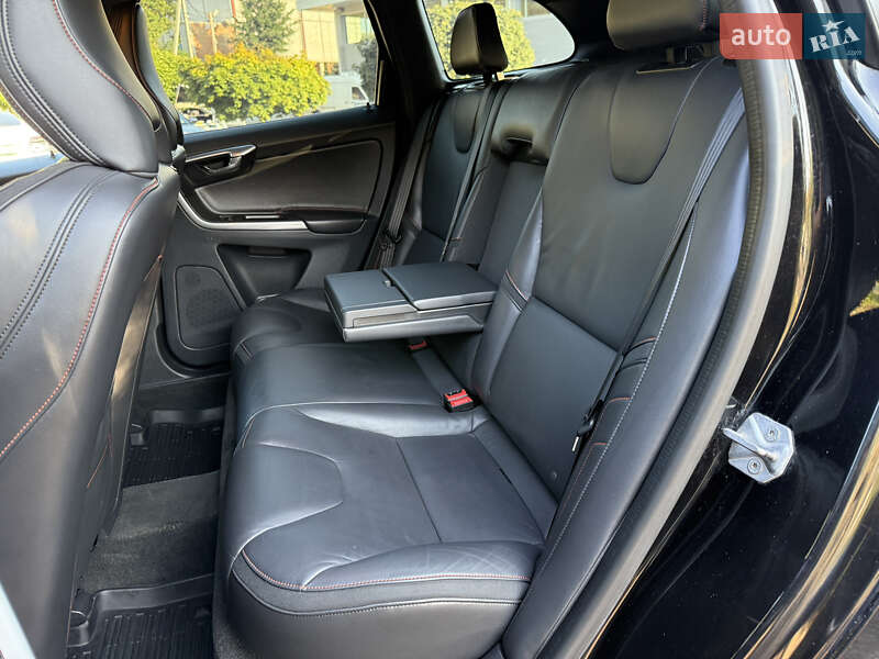 Внедорожник / Кроссовер Volvo XC60 2015 в Ровно