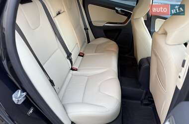 Позашляховик / Кросовер Volvo XC60 2016 в 