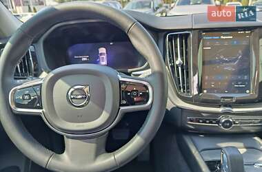 Внедорожник / Кроссовер Volvo XC60 2023 в 