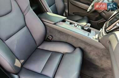 Внедорожник / Кроссовер Volvo XC60 2023 в 