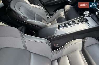 Внедорожник / Кроссовер Volvo XC60 2020 в 
