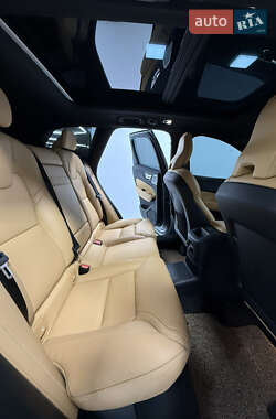 Внедорожник / Кроссовер Volvo XC60 2020 в 