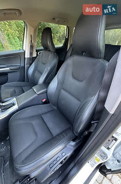 Внедорожник / Кроссовер Volvo XC60 2017 в 