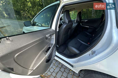 Внедорожник / Кроссовер Volvo XC60 2017 в 