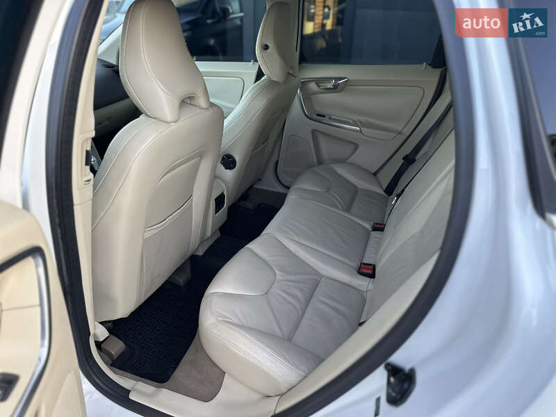 Внедорожник / Кроссовер Volvo XC60 2012 в Ровно