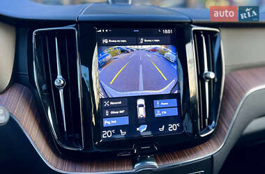 Позашляховик / Кросовер Volvo XC60 2019 в 