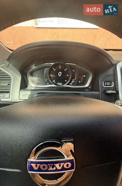 Внедорожник / Кроссовер Volvo XC60 2015 в 