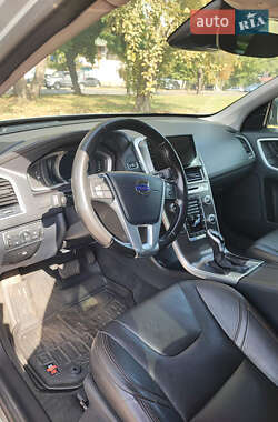 Внедорожник / Кроссовер Volvo XC60 2015 в 