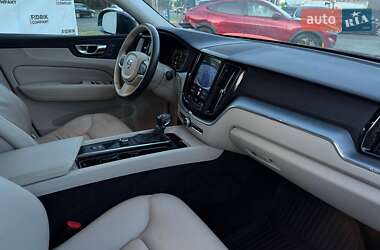 Внедорожник / Кроссовер Volvo XC60 2018 в 